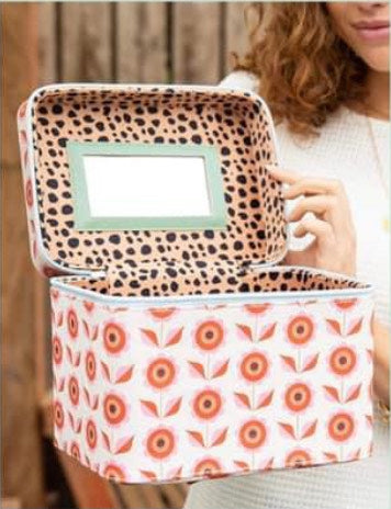 A102 Plunder Design Large Train Case